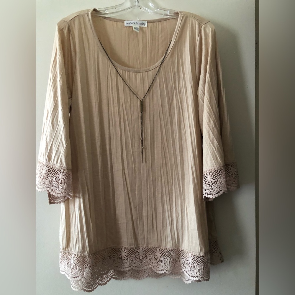 New York Laundry Tan Cotton Top with attached necklace Size XL Lace embroidery